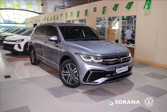 VOLKSWAGEN TIGUAN 2.0 300 TSI GASOLINA ALLSPACE R-LINE AUTOMÁTICO VOLKSWAGEN TIGUAN 2.0 300 TSI GASOLINA ALLSPACE R-LINE AUTOMÁTICO